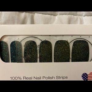 Retired Color Street nail polish strips in All Spruced Up